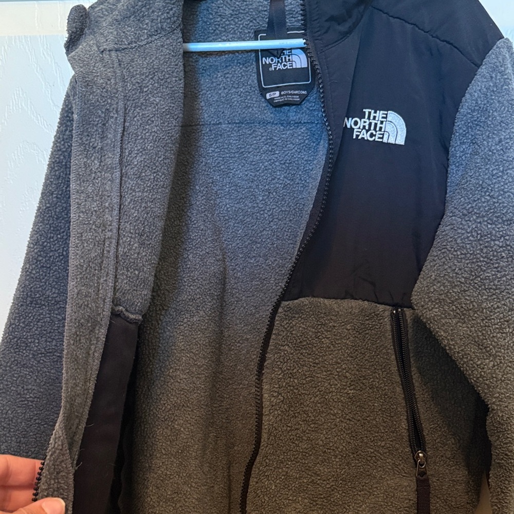 The North Face Black and Gray Zip-Up Jacket - Picture 3 of 5